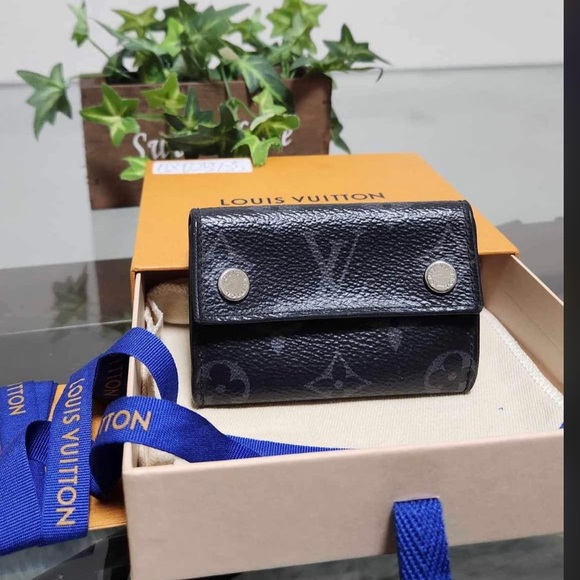 Louis Vuitton Eclipse Discovery Compact Small Wallet - Picture 1 of 4